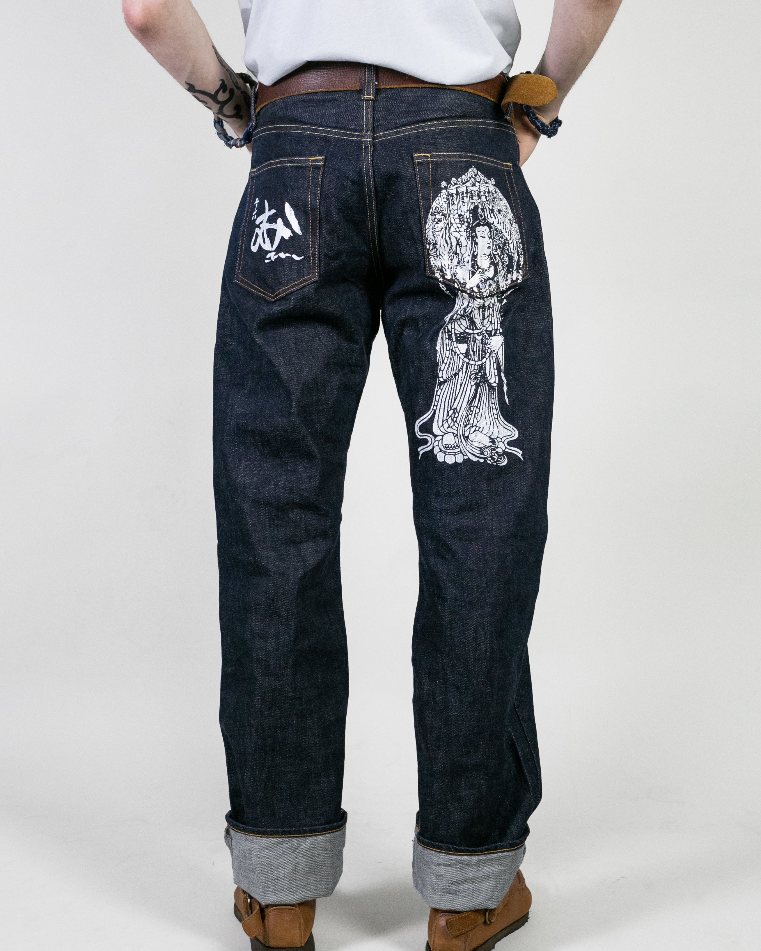 即完売 unmapped Washed out script jeans unmapped Washed out script jeans