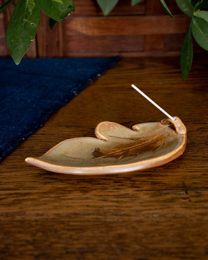 Shoyeido Incense Holder, Leaf, Desert Sage