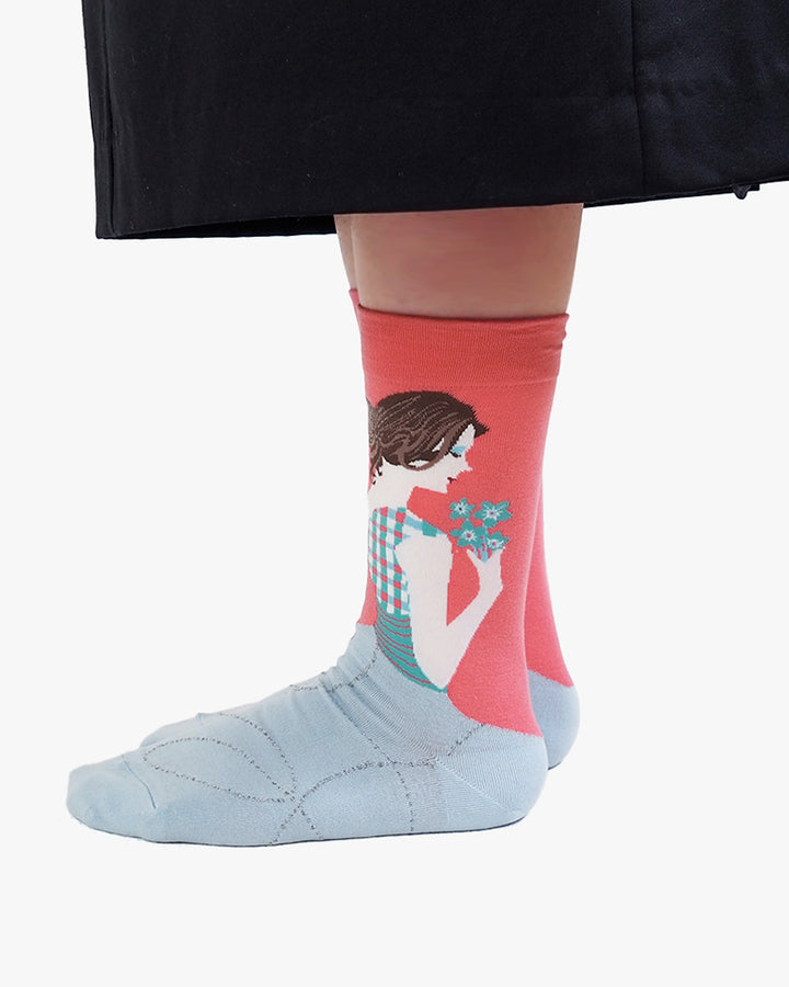 Debby Co., Crew Socks, Andé Collection, Pink with Girl Holding Flowers
