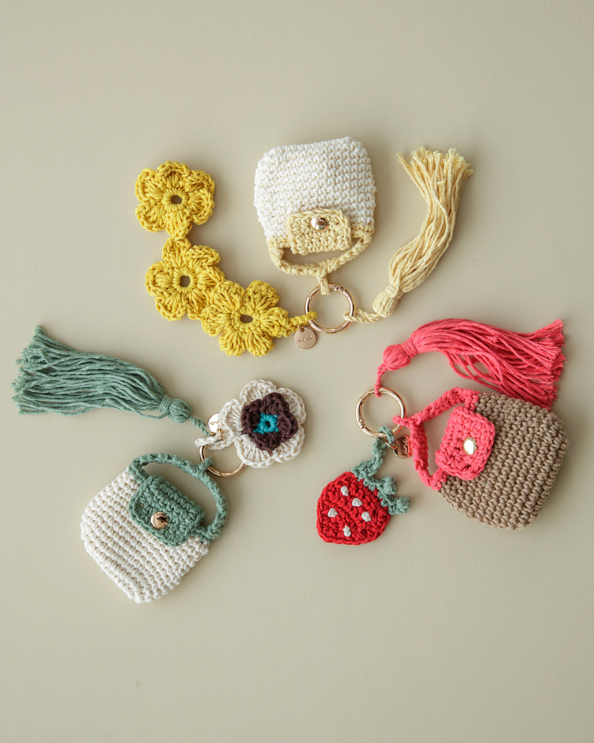 Charm, Bisque, Flower Theme