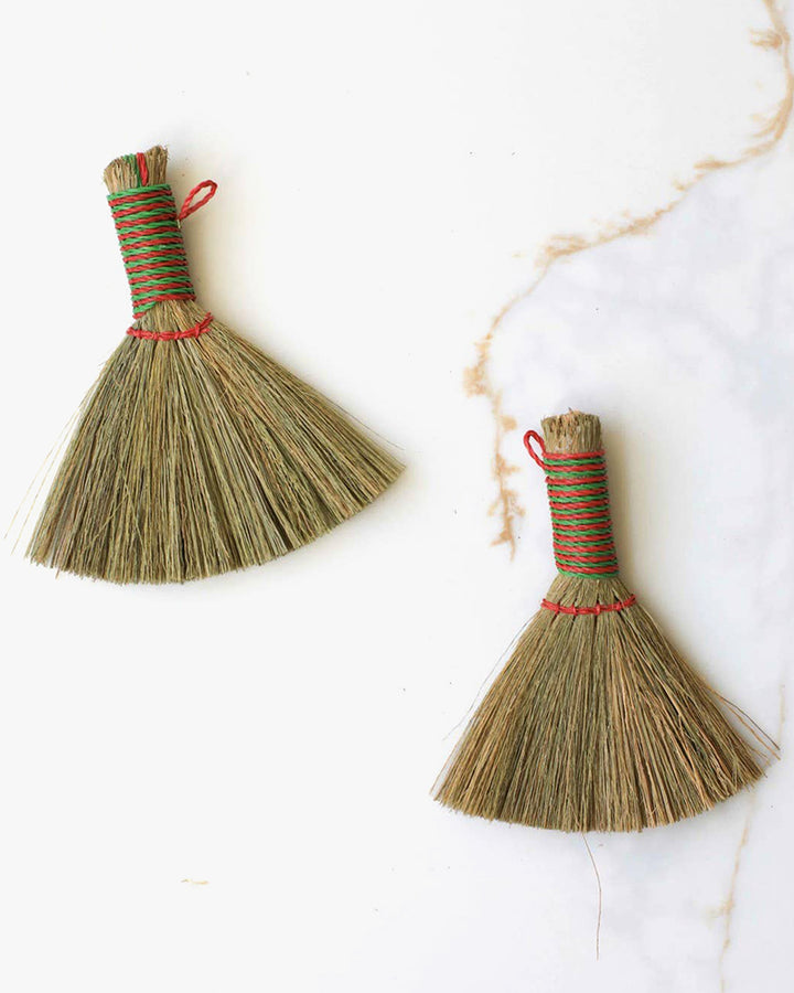Fodory, Mini Straw Broom