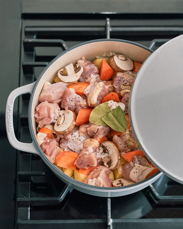 Oven Pot 2.0, Vermicular, Standing Handle, Matte Black, 18cm