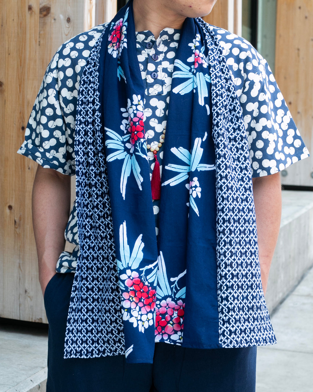 Kiriko Original Scarf, Split Yukata, Wide, Navy with Shima and Red Hydrangeas