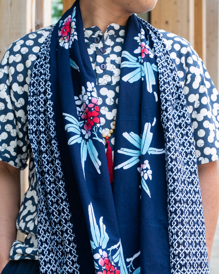 Kiriko Original Scarf, Split Yukata, Wide, Navy with Shima and Red Hydrangeas