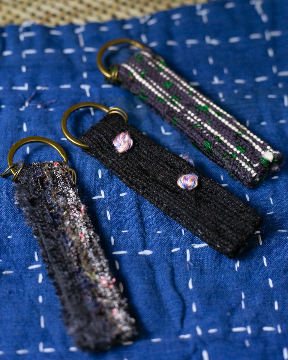 Sakiori Keychain, Nitta Textile Arts Inc., Hand Woven, Dark – Kiriko Made