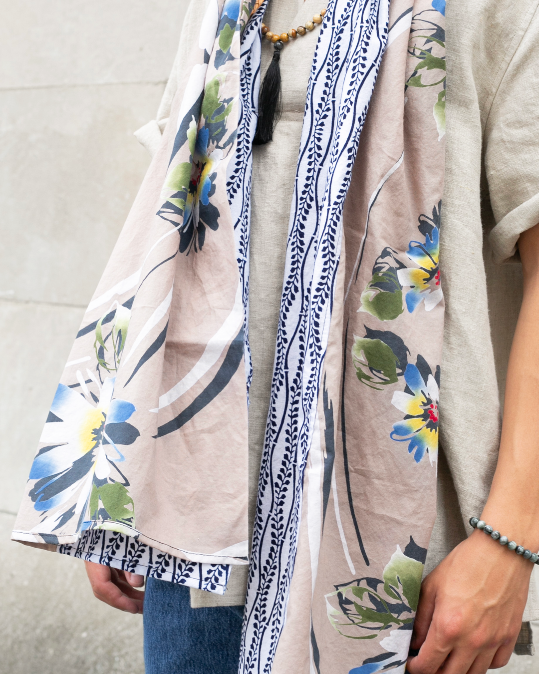 Kiriko Original Scarf, Split Yukata, Wide, Beige with Abstract Flowers