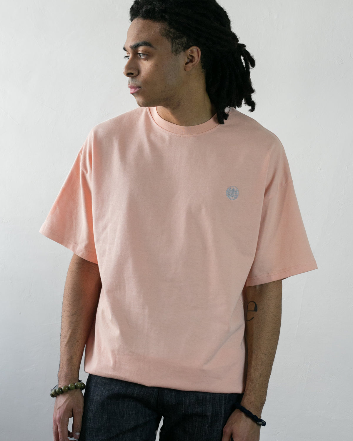 Kiriko Original Tee, Printed Daruma, Pink with Grey