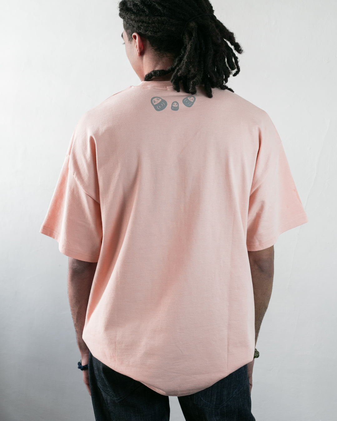 Kiriko Original Tee, Printed Daruma, Pink with Grey