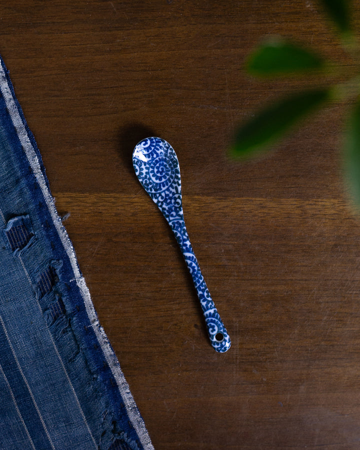 Hand-Painted Porcelain Spoon, Ichiyama, Sometsuke, Karakusa