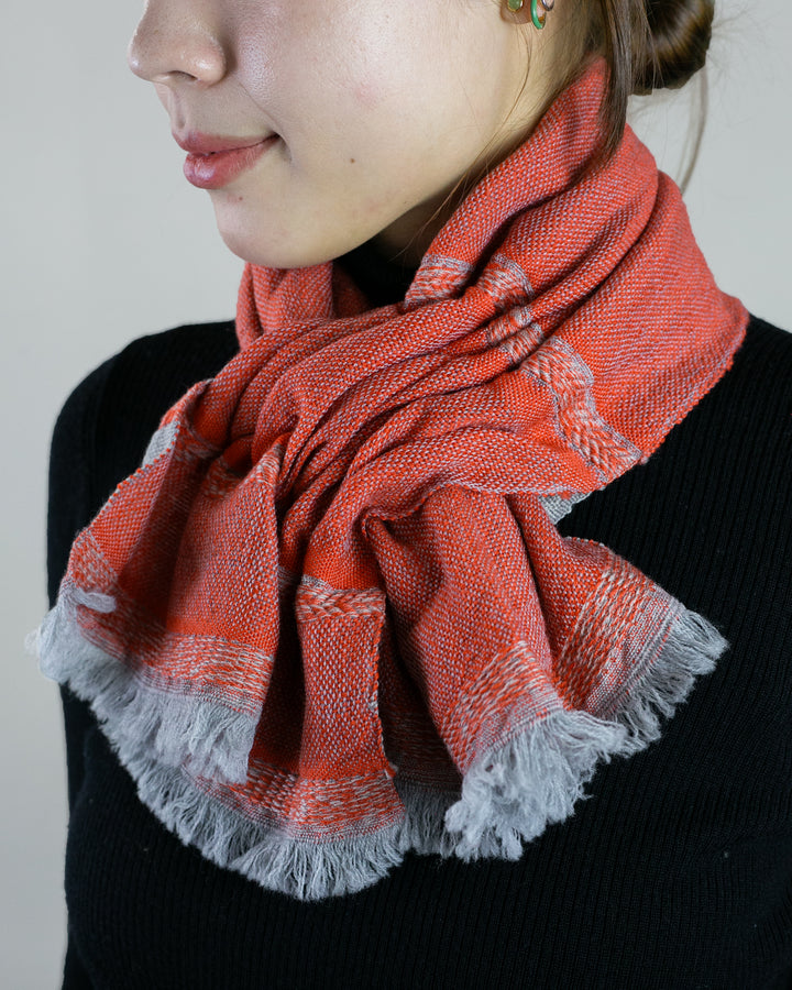 Kobo Oriza Scarf, Easy Knot, Wool, Grey and Red