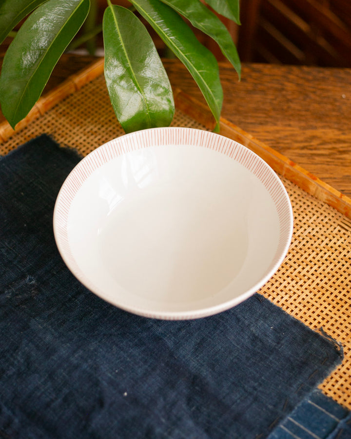 Kouraku Kiln Bowl, Red Shima