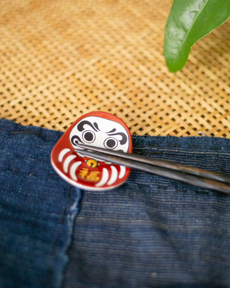 Kouraku Kiln Chopstick Rest, Daruma