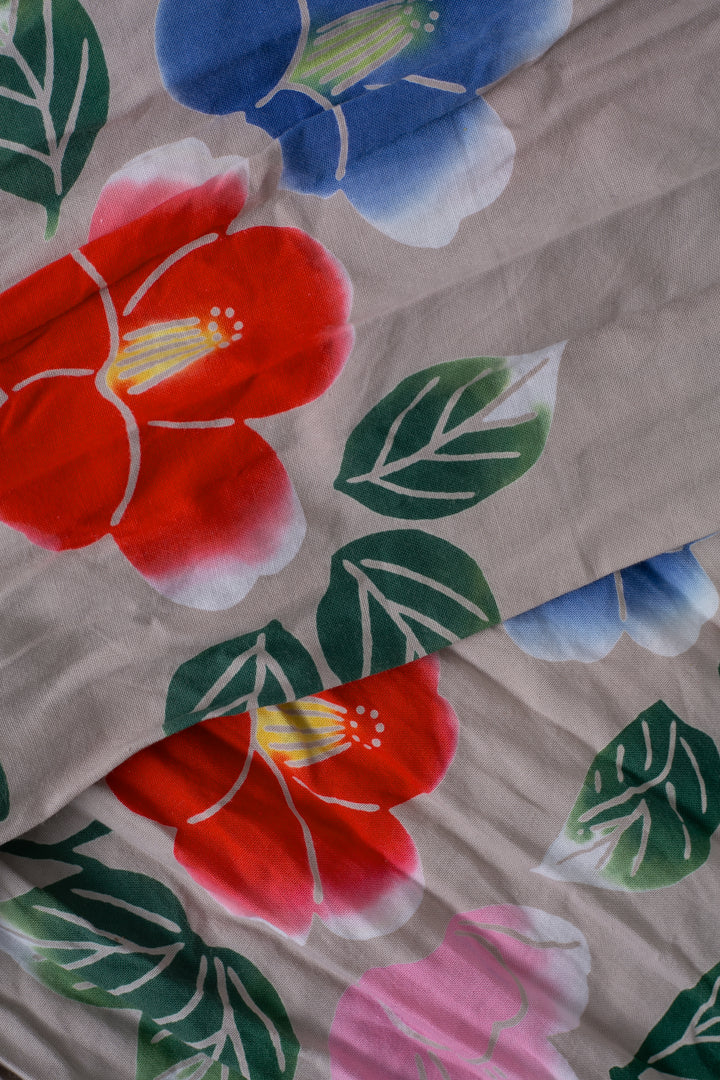 Kiriko Original Scarf, Kiji, Yukata, Shima Light Gray with Sky Blue, Pink, and Red Flowers