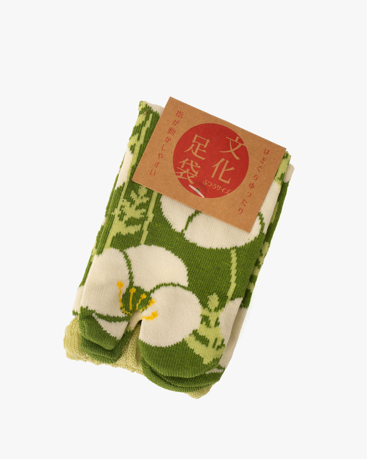Kurochiku, Tabi Socks, Crew, Green with White and Yellow Flowers- S/M
