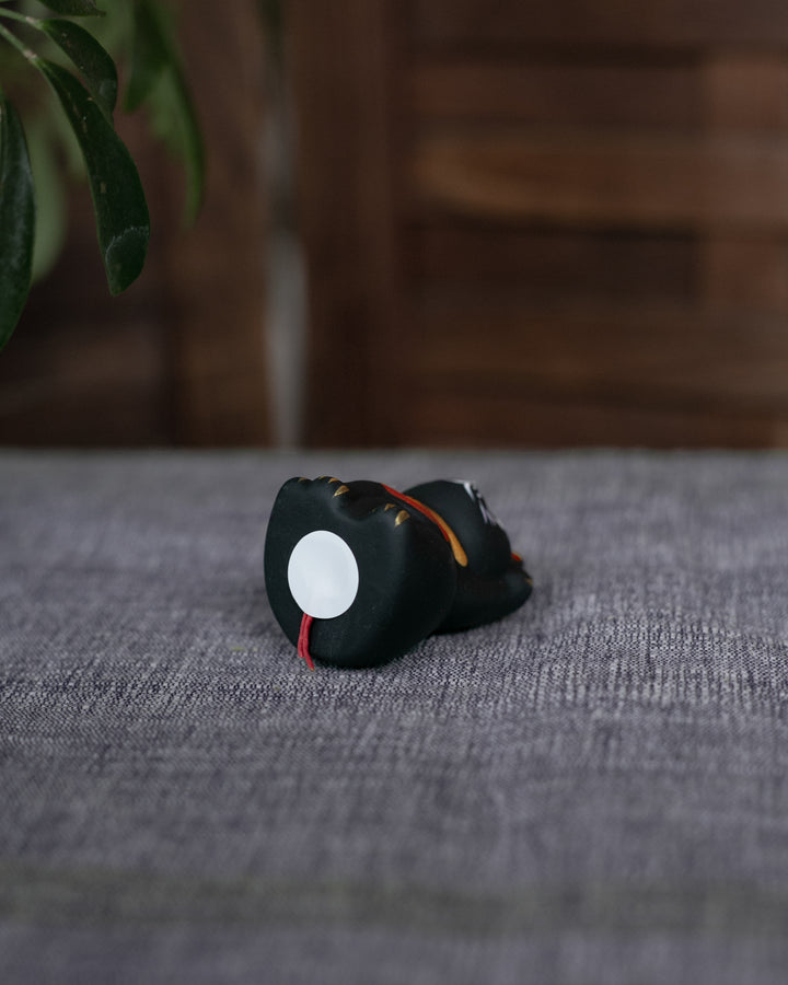Wa-Modern Omikuji Maneki Neko, Black