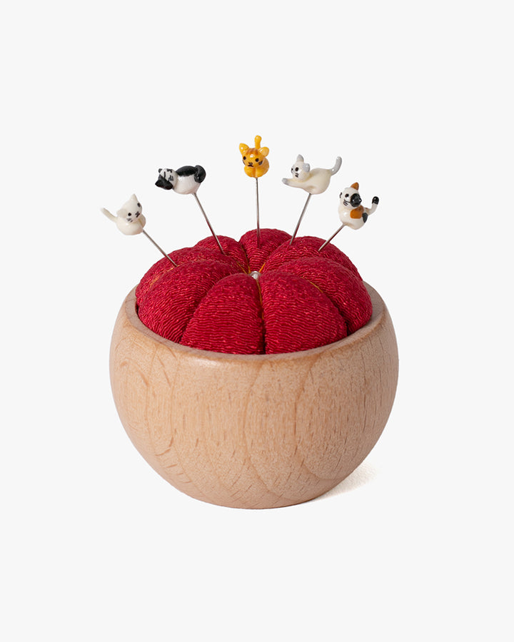Hiro, Pin with Cushion, Cats
