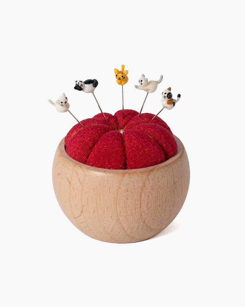 Hiro, Pin with Cushion, Cats