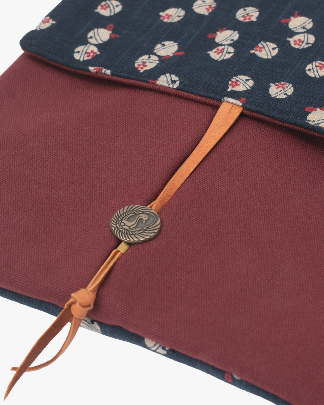 Kiriko Original iPad Cover, Suzu with Solid Burgundy