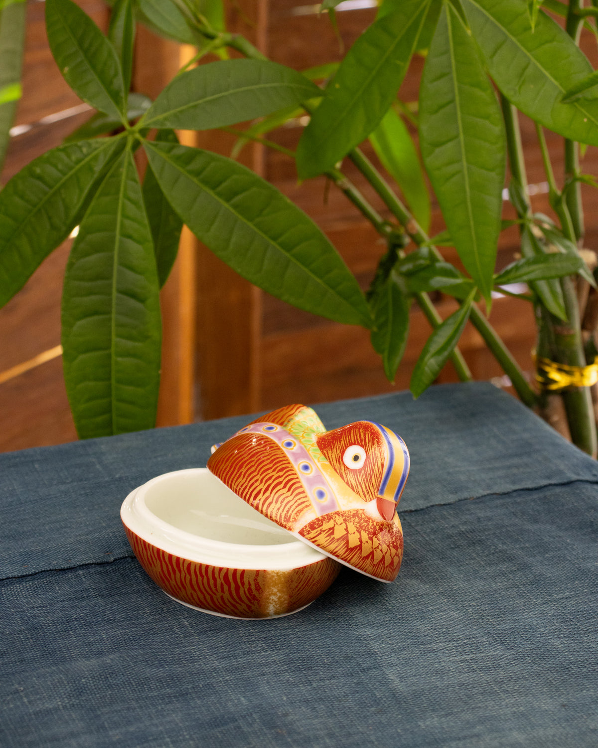 Kouraku Kiln Bowl with Lid, Oshidori, Male