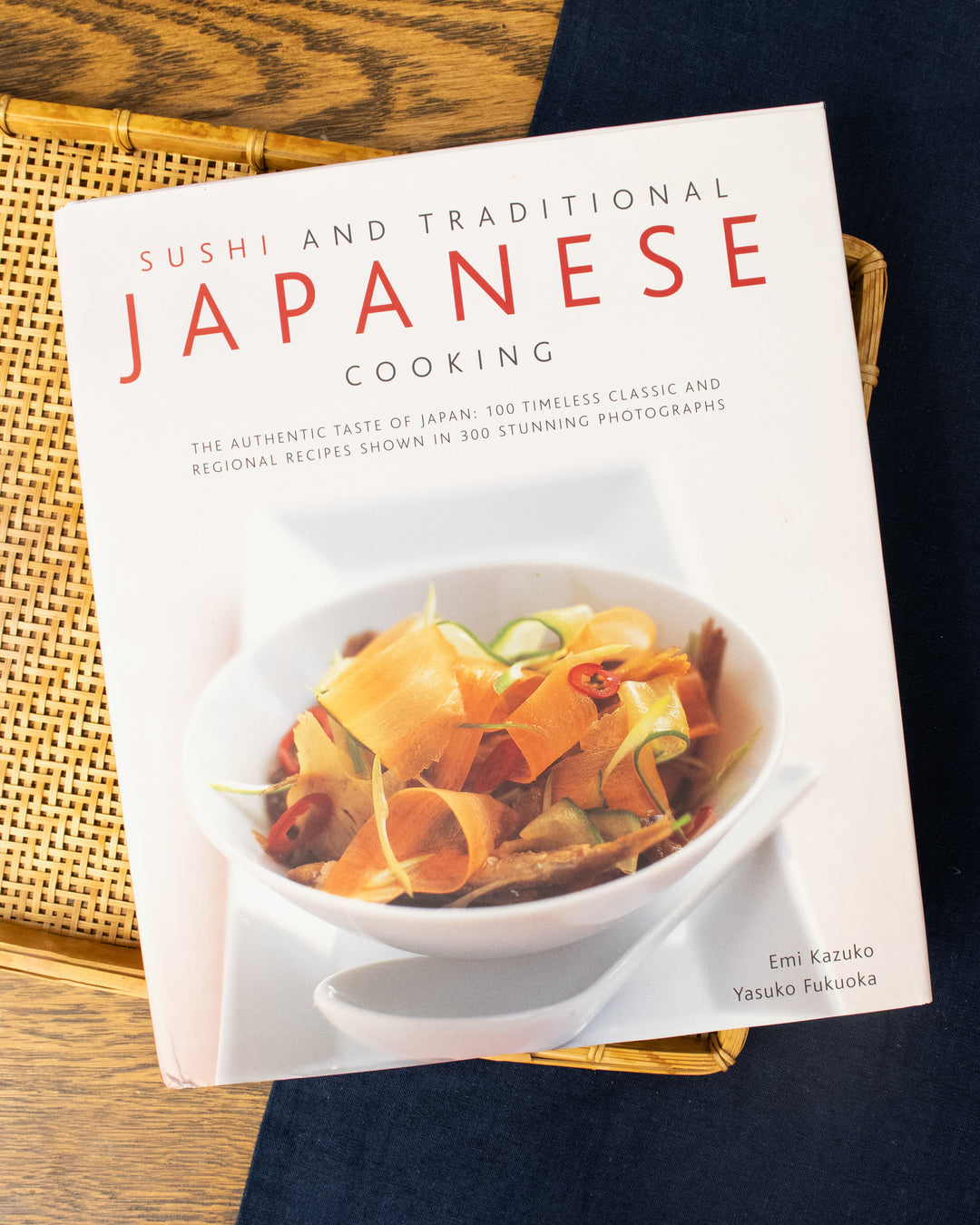 ENG: Sushi and Traditional Japanese Cooking by Emi Kazuko and Yasuko Fukuoka
