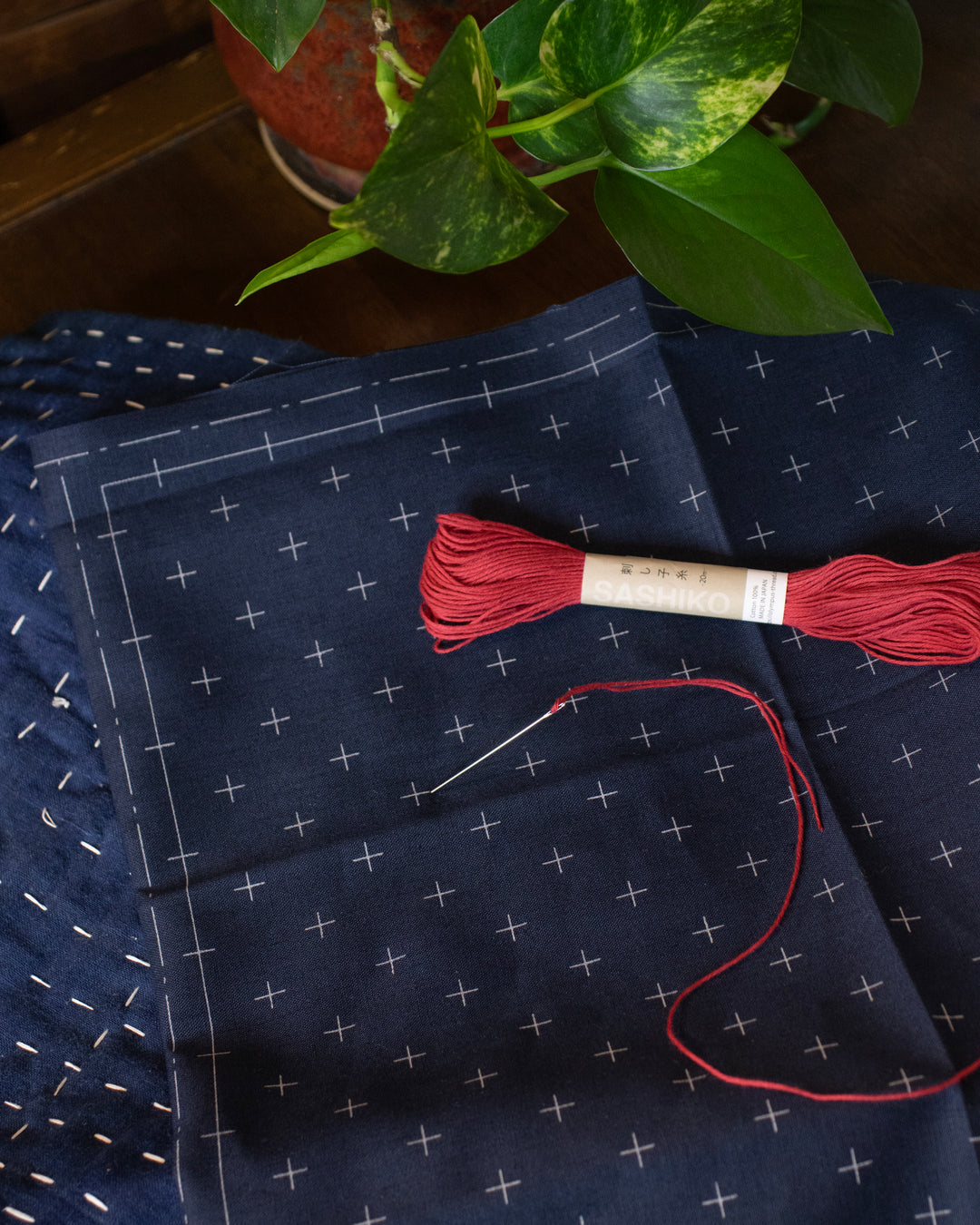 Nippon Chuko, Cotton Linen Sashiko Fabric, Navy, Kasuri Design