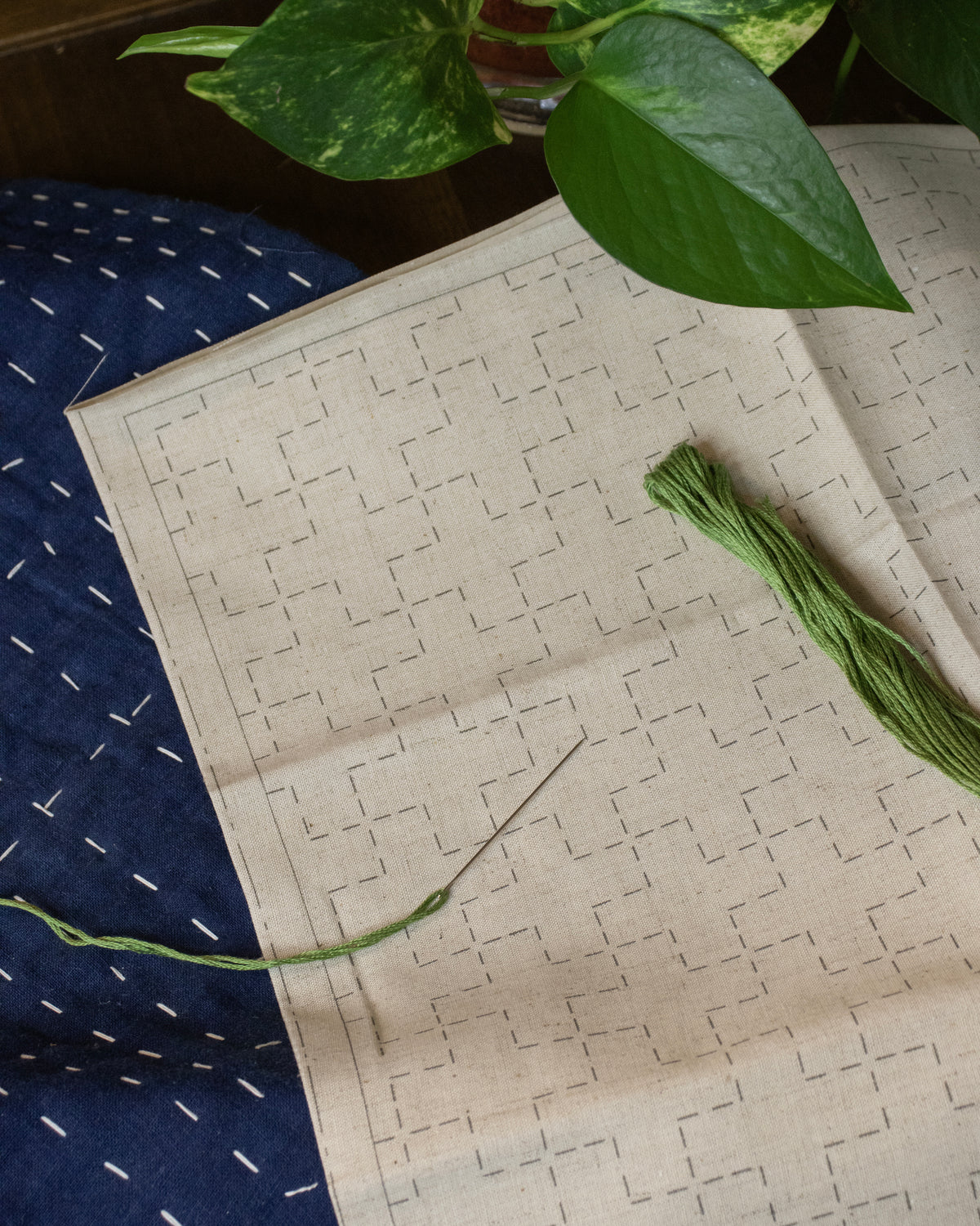 Nippon Chuko, Cotton Linen Sashiko Fabric, Ivory, Cross Design