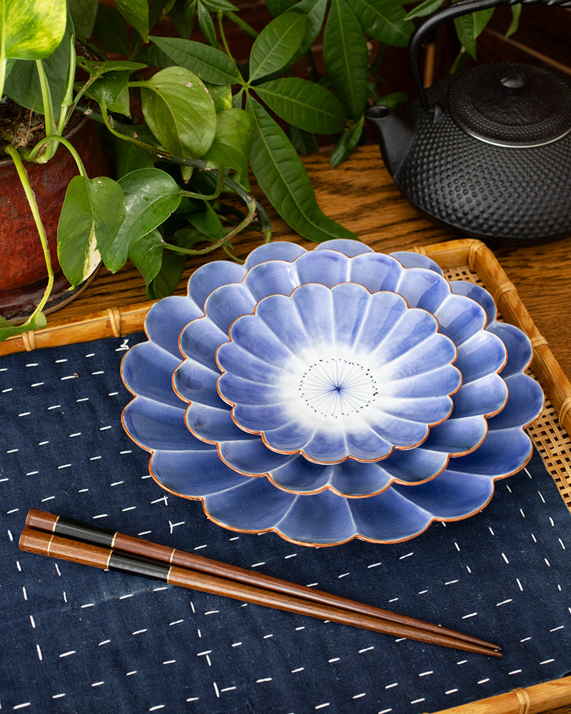 Gyokuyu, Plate, Hasamiyaki Kiku Mon (Chrysanthemum)