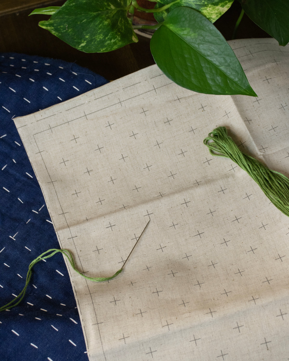 Nippon Chuko, Cotton Linen Sashiko Fabric, Ivory, Kasuri Design
