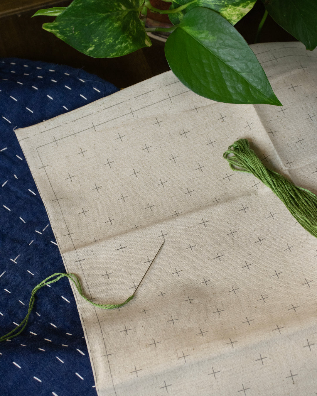 Nippon Chuko, Cotton Linen Sashiko Fabric, Ivory, Kasuri Design