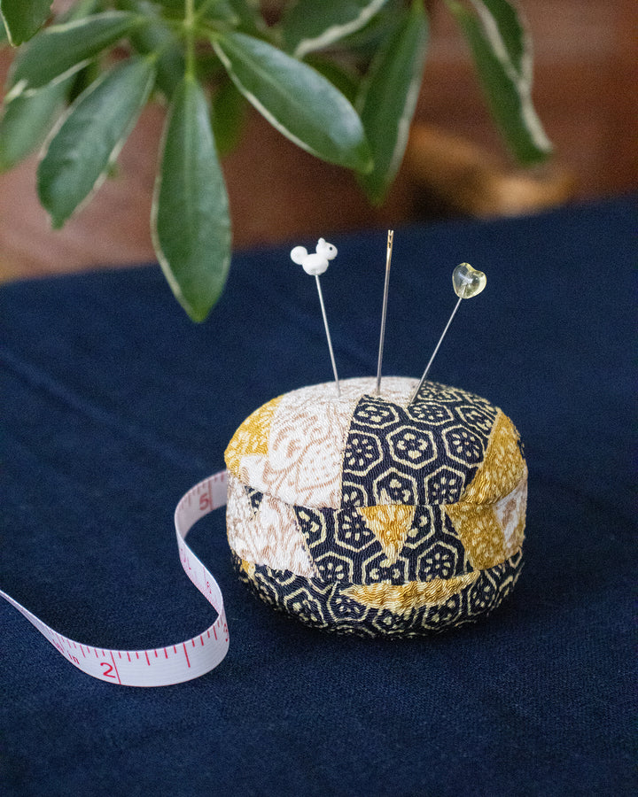 Hiro, Macaron Measure Pin Cushion, Black and Yellow, Kikkou