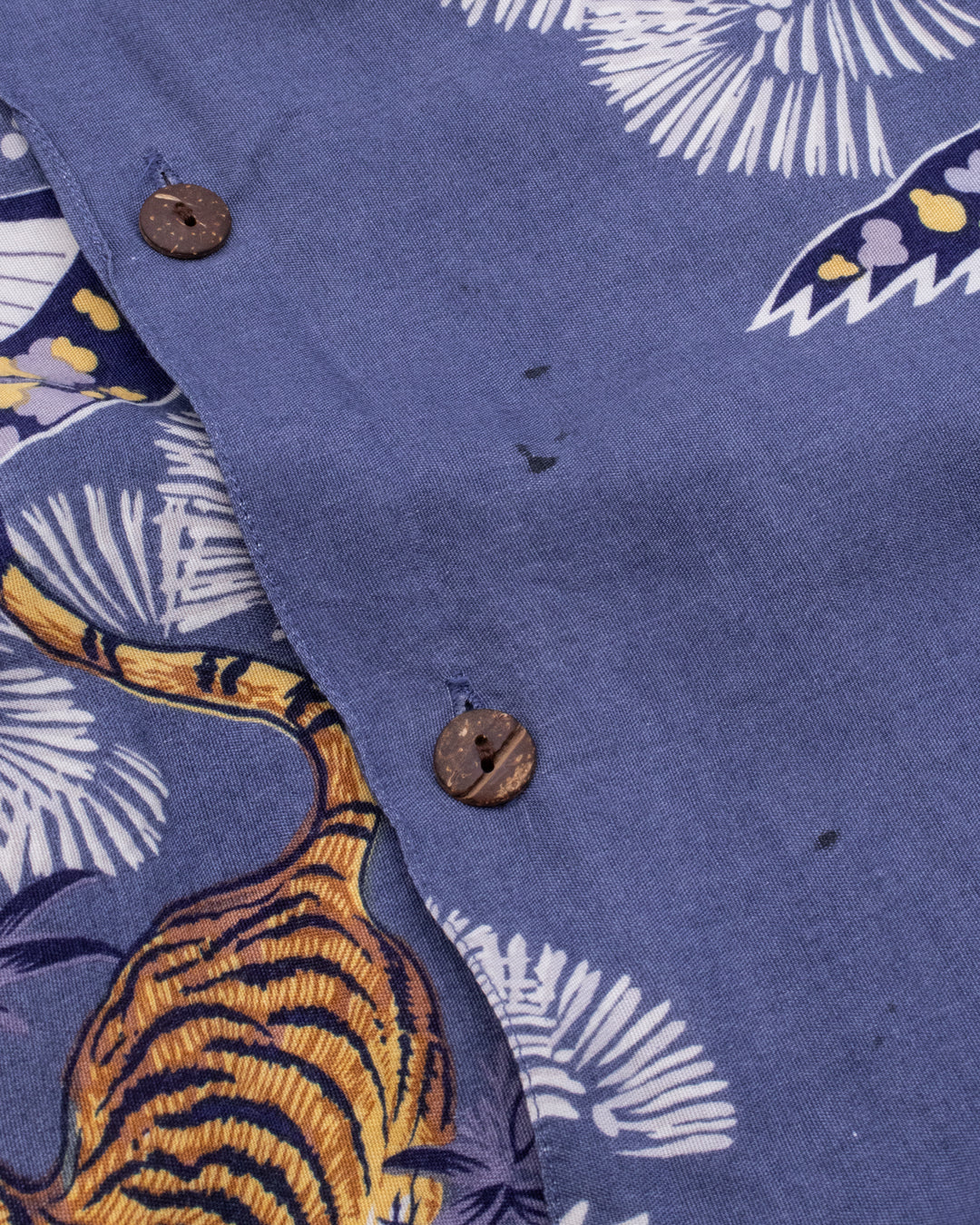 Japanese Repro Shirt, Short Sleeve Aloha Shirt, L, Jungle Storm, Tiger and Eagle on Blue