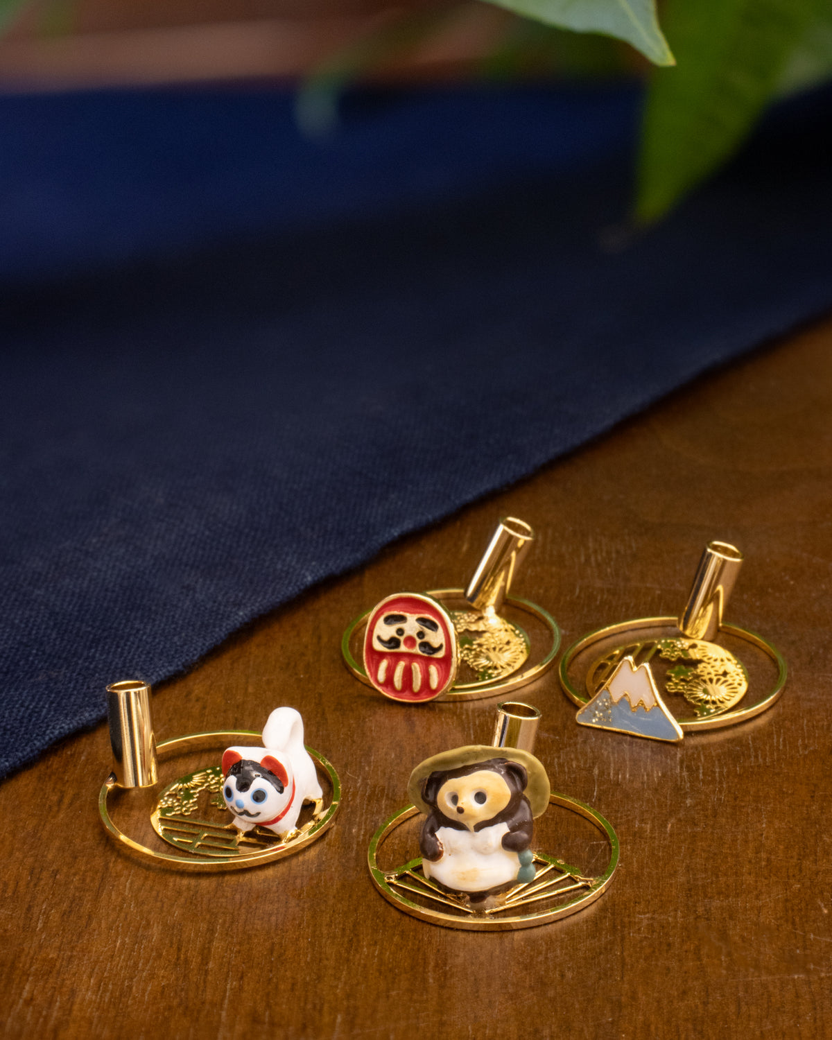 Wa Modern, Incense Holder, Traditional Symbols