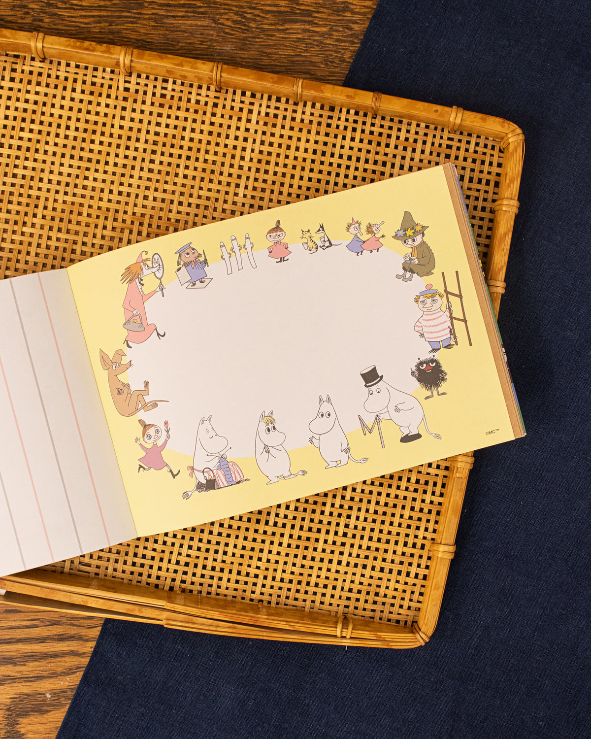 JPN/ENG: 100 Writing and Crafting Papers, Moomin