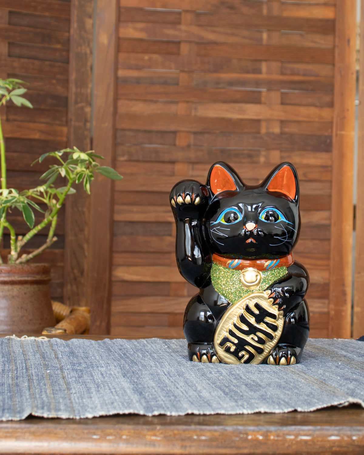 Maneki Neko, Ichiyama, Right Paw, Kuro (Black) No.6