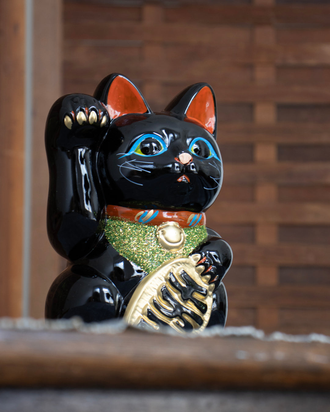Maneki Neko, Ichiyama, Right Paw, Kuro (Black) No.6