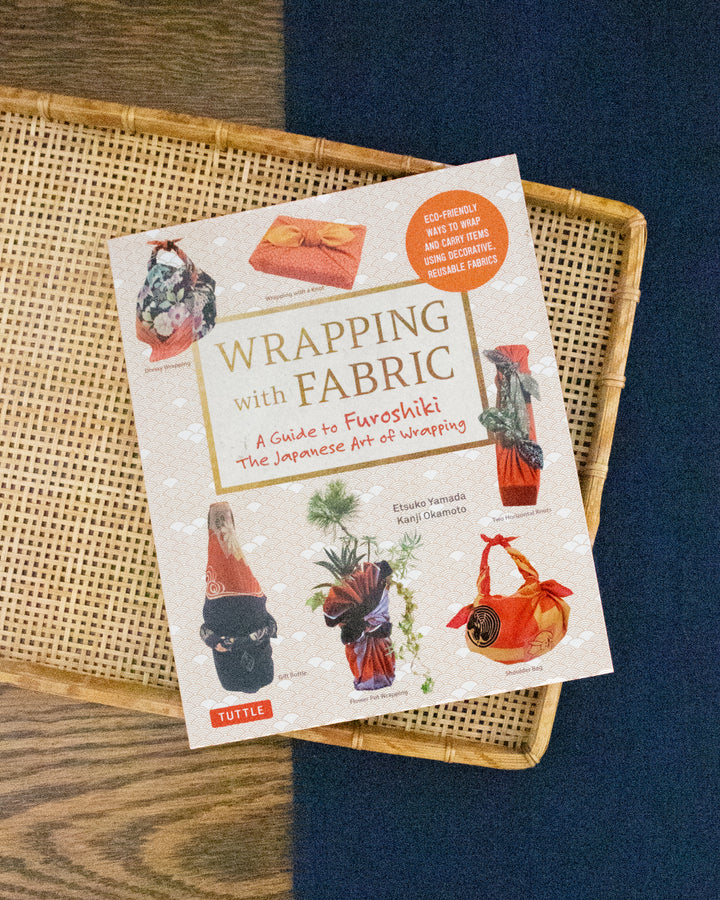 ENG: Wrapping with Fabric: A Guide to Furoshiki