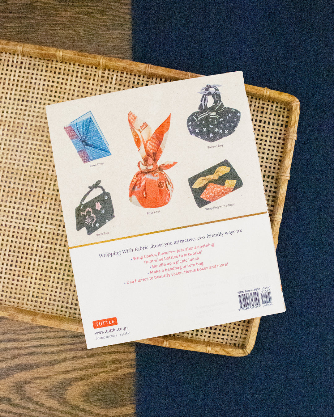 ENG: Wrapping with Fabric: A Guide to Furoshiki
