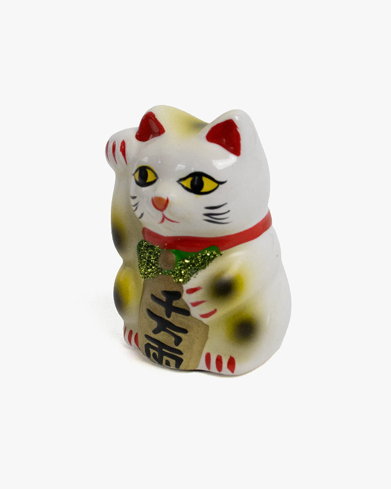 Manekineko Figurine, Urban Tokyo