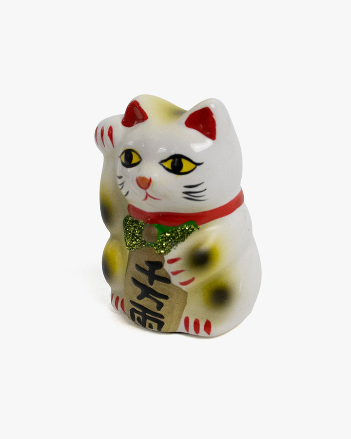 Manekineko Figurine, Urban Tokyo