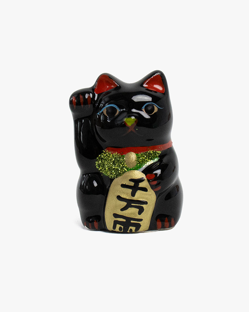 Manekineko Figurine, Urban Tokyo