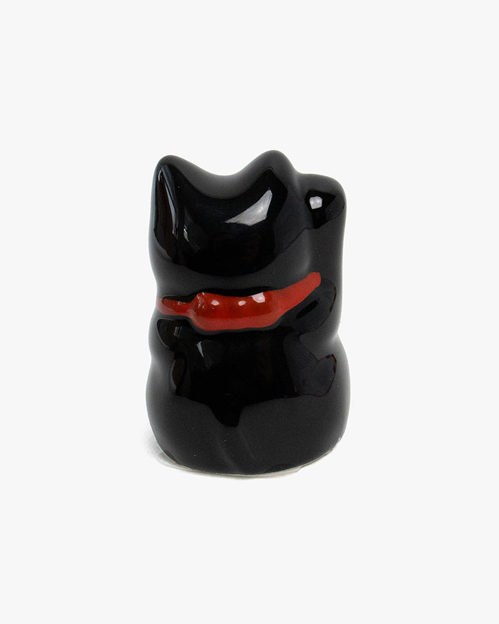 Manekineko Figurine, Urban Tokyo