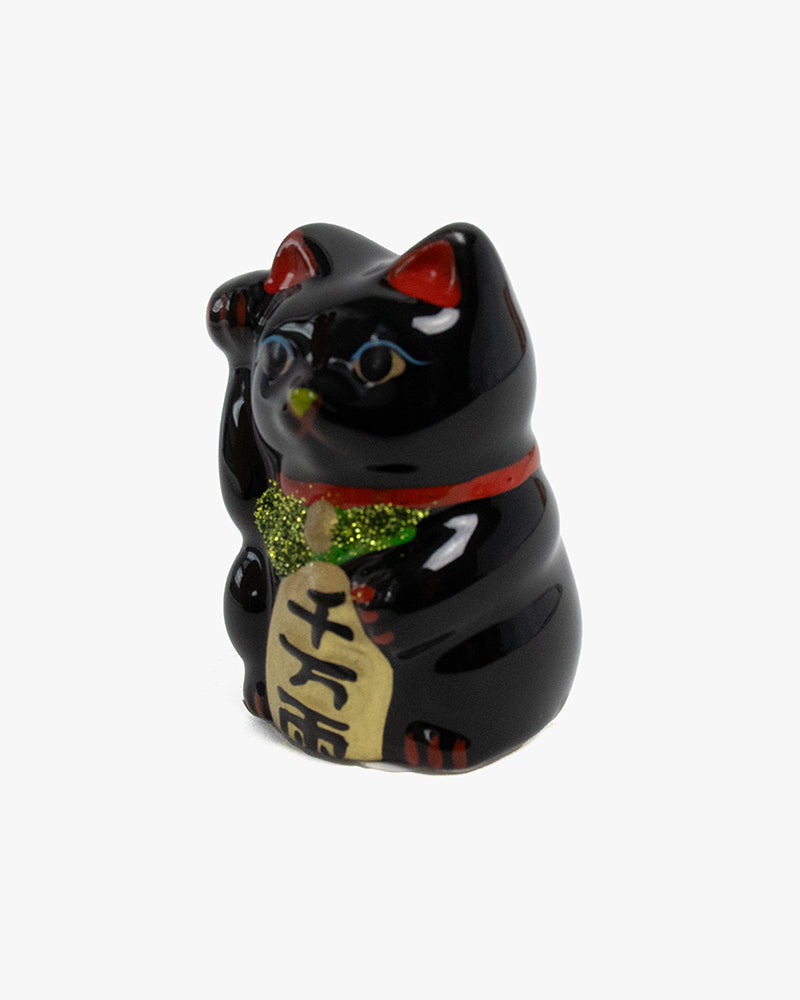 Manekineko Figurine, Urban Tokyo