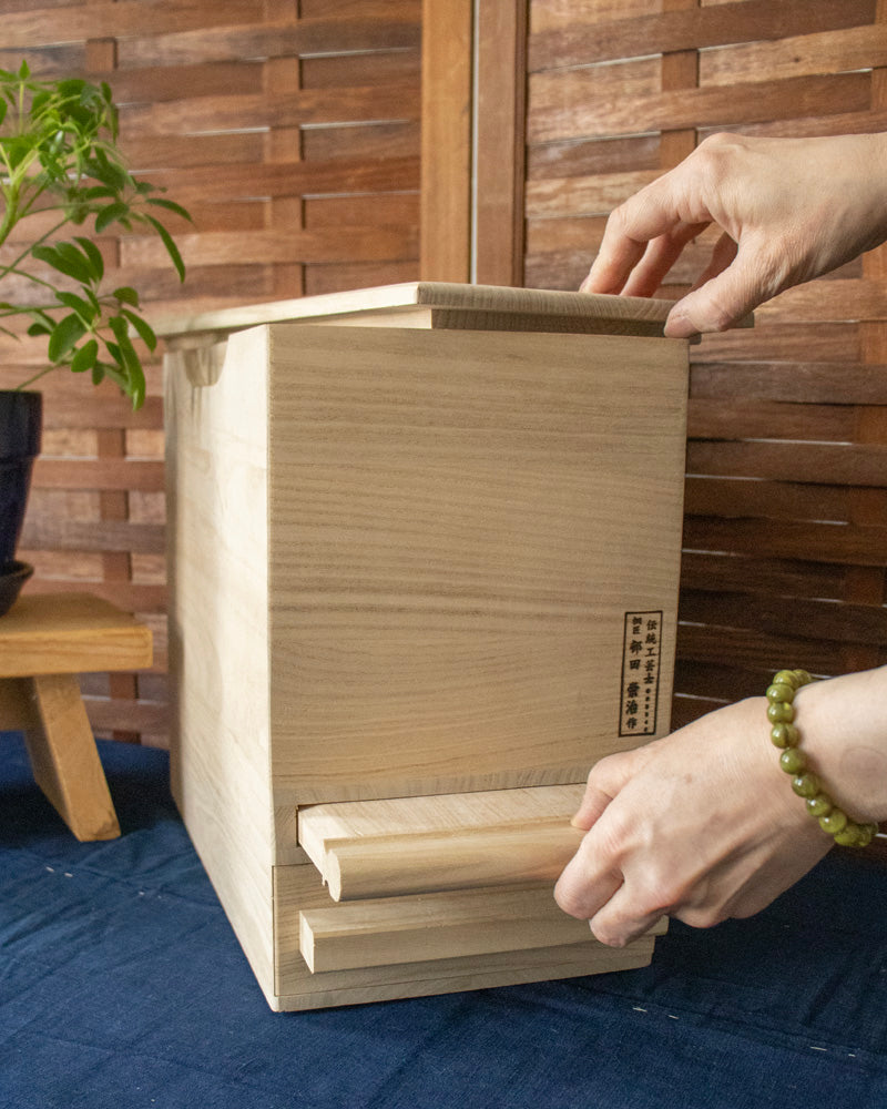 Rice Dispenser, With Measurable Handle for One Serving, Tomekawa, Plain M/L
