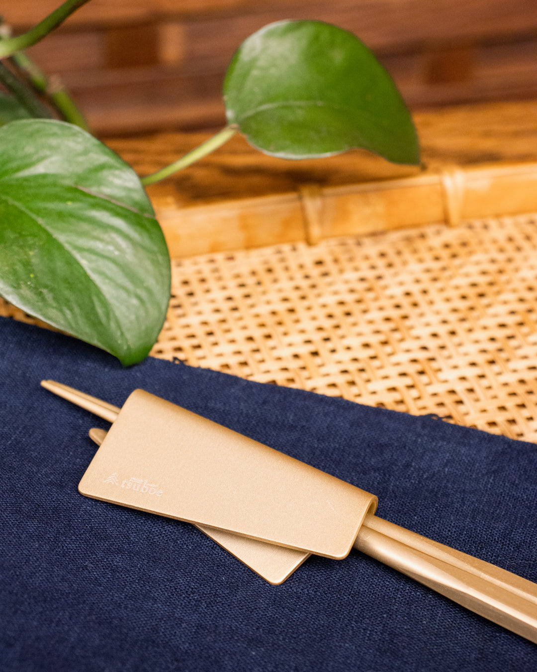 Chopstick Rest, Tsuboe, Irogami, Champagne Gold