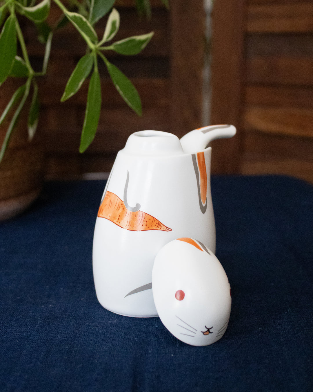 Kouraku Kiln Soy Sauce Dispenser, Small Usagi