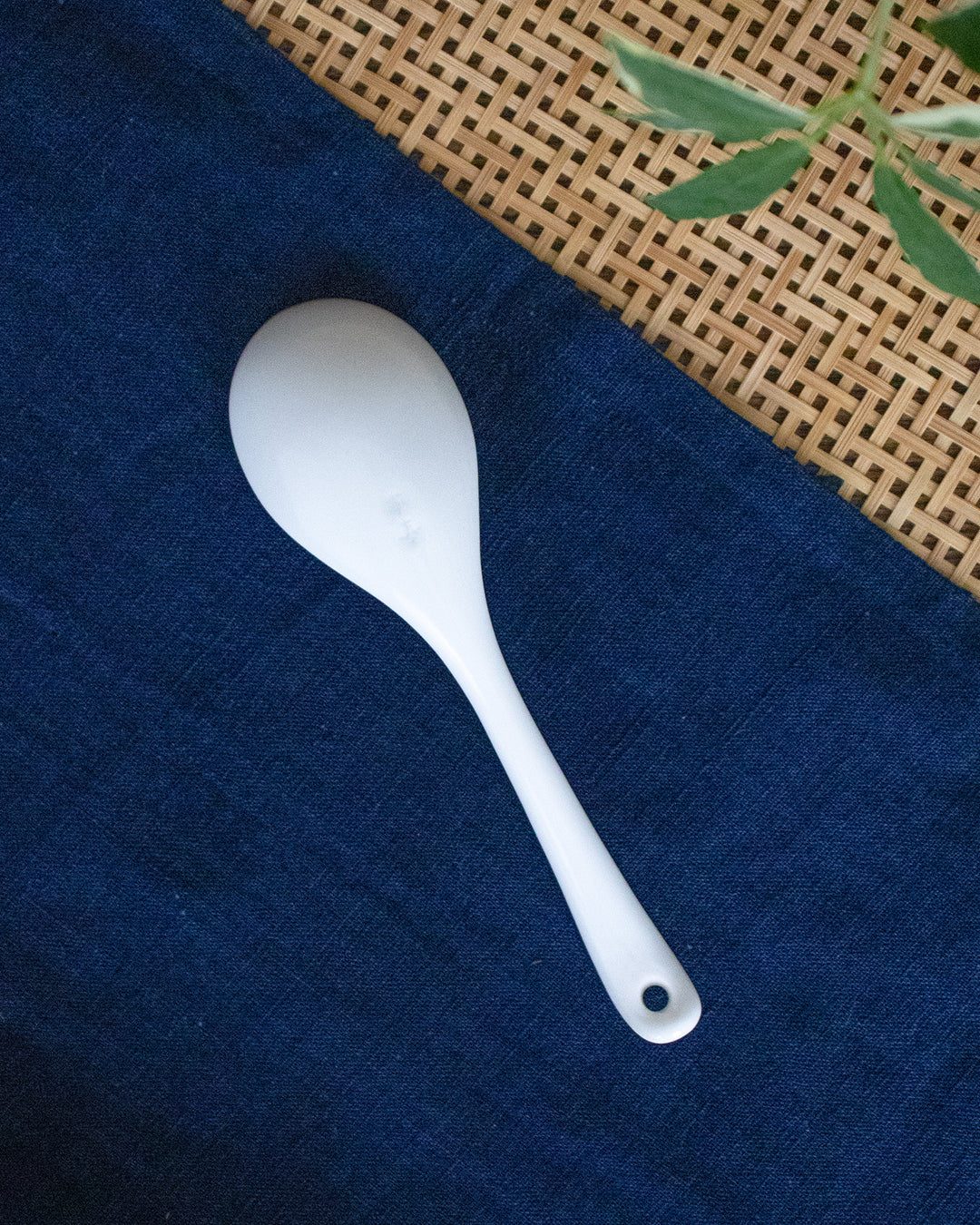 Kouraku Kiln Spoon, Porcelain Red Shima