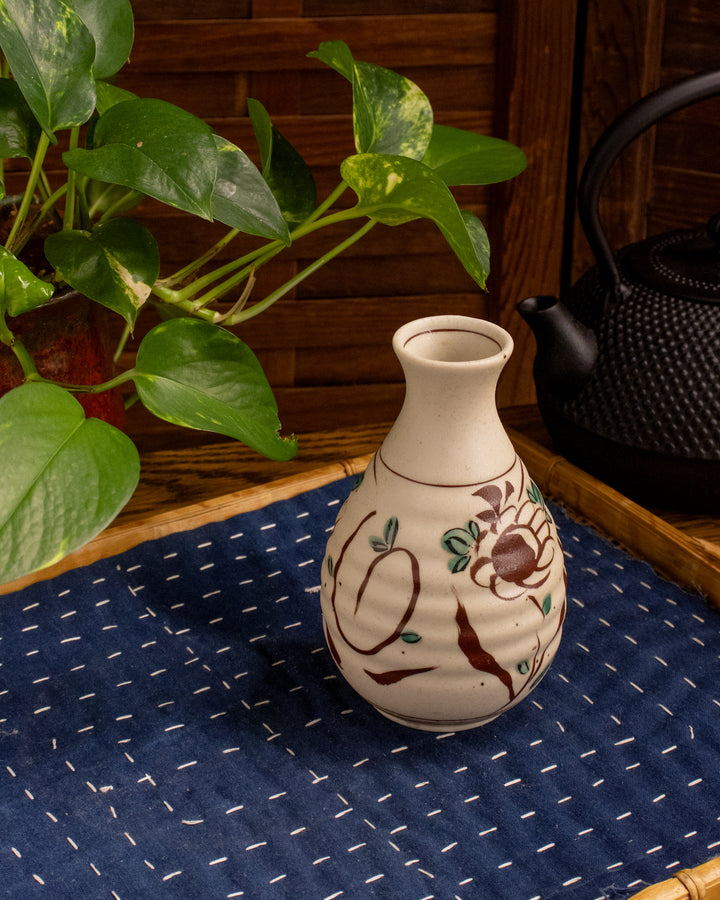 Tokkuri, Ichiyama, Large Hand-Painted Akae Floral