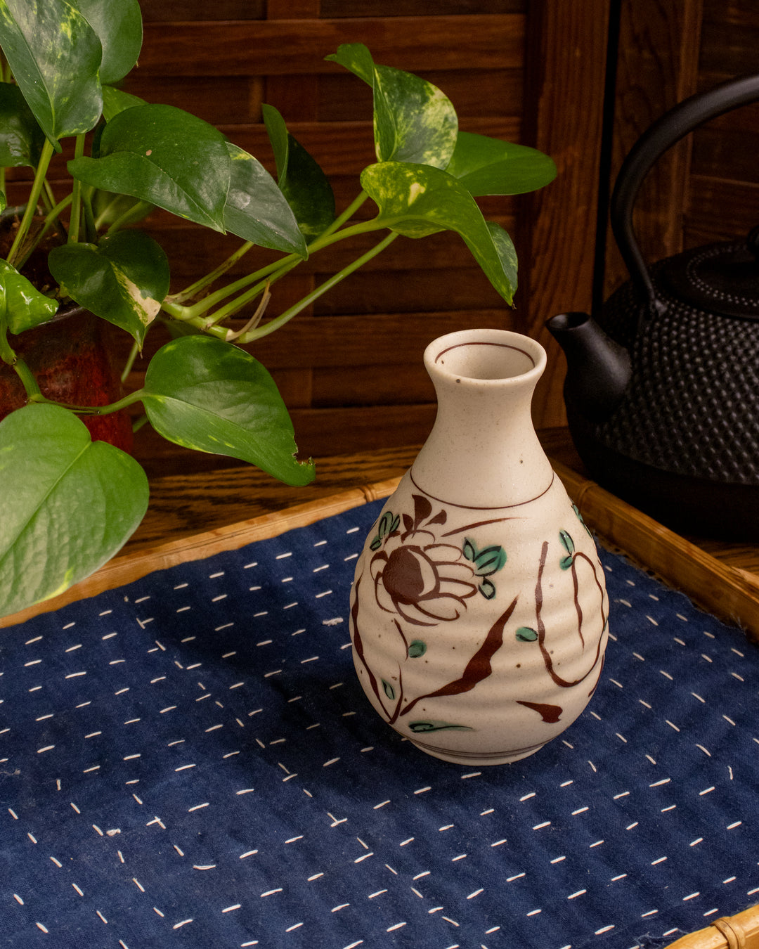 Tokkuri, Ichiyama, Large Hand-Painted Akae Floral