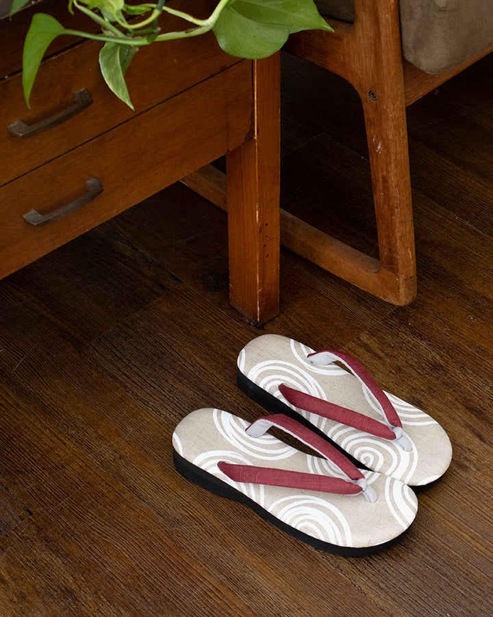 Yamato Kobo, Setta Sandals, Beige and White Swirl with Red Hanao