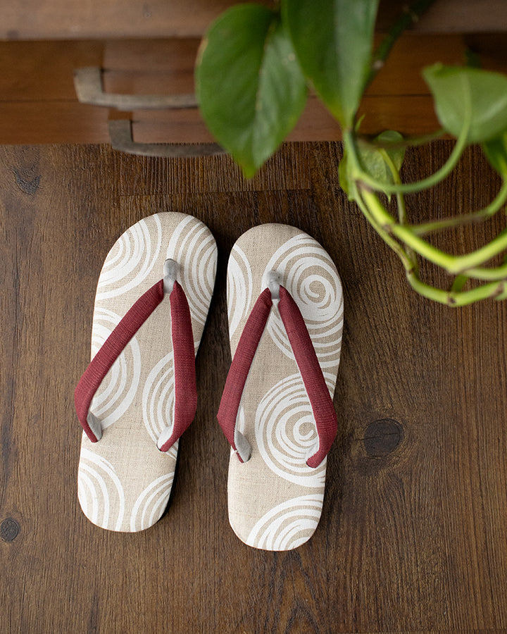 Yamato Kobo, Setta Sandals, Beige and White Swirl with Red Hanao